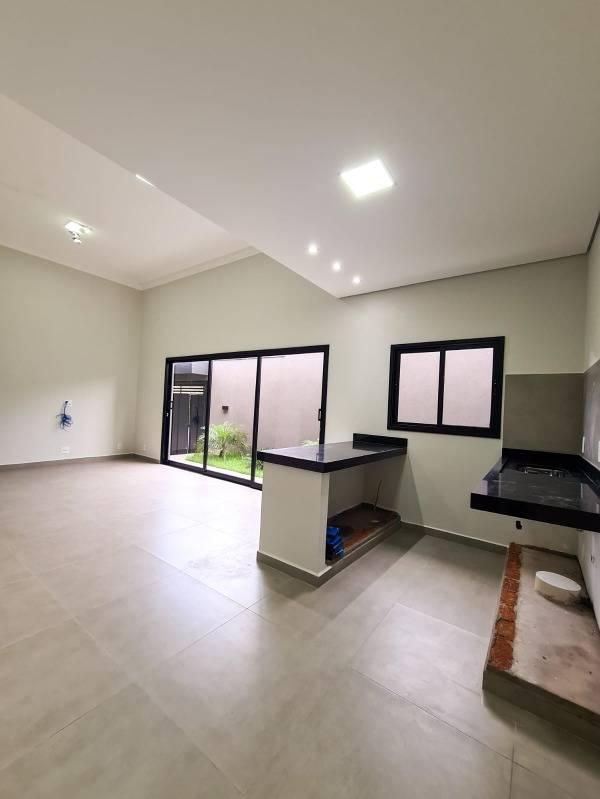 Casa à venda com 3 quartos, 131m² - Higienópolis,Franca