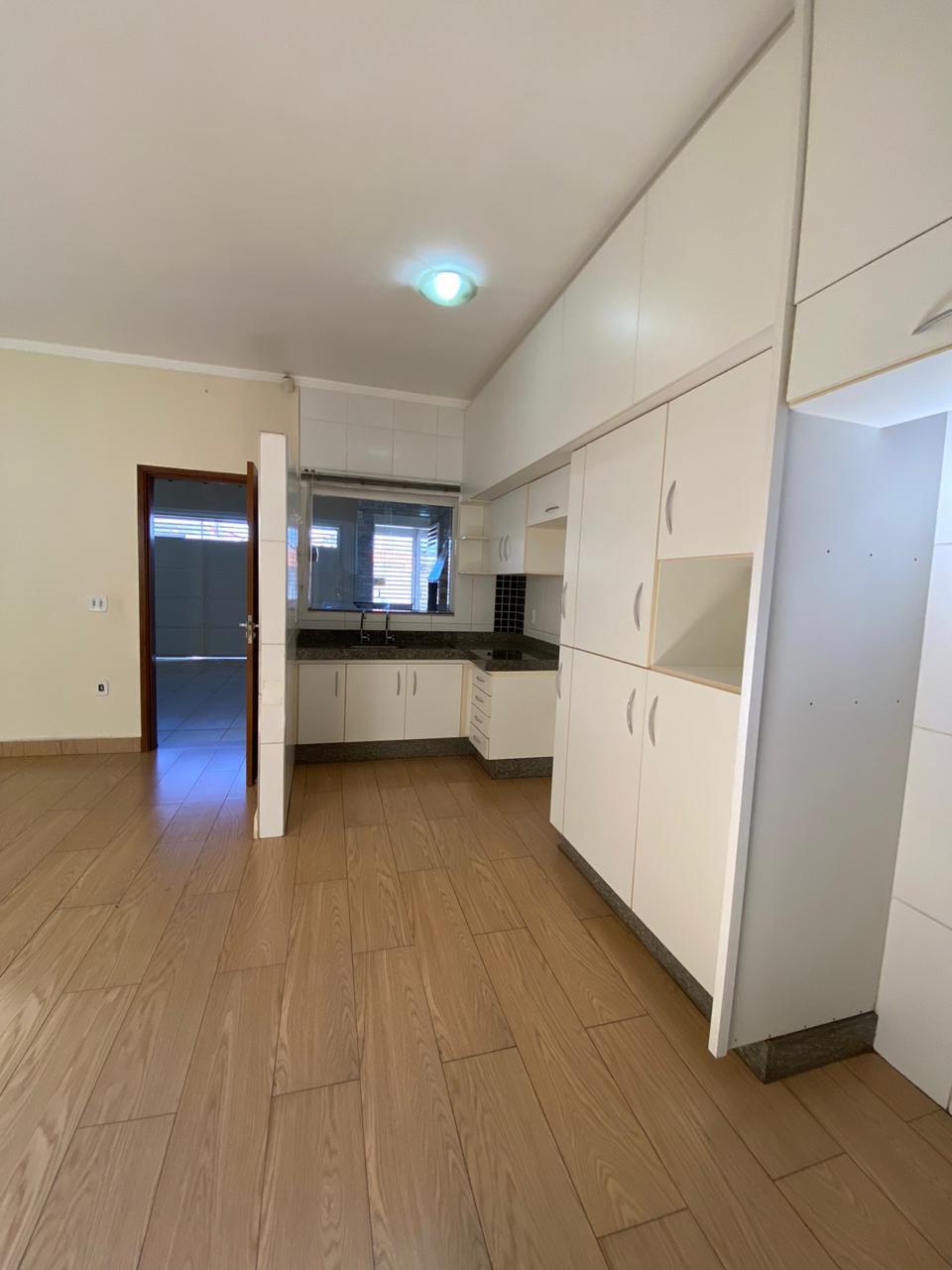 Casa à venda com 3 quartos, 106m² - Vila Rezende,Franca